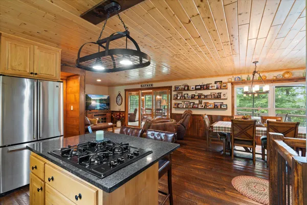 $1,195,000 | 38720 S Landing, Crosslake, MN 56442