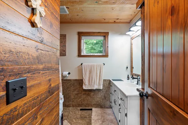 $1,195,000 | 38720 S Landing, Crosslake, MN 56442