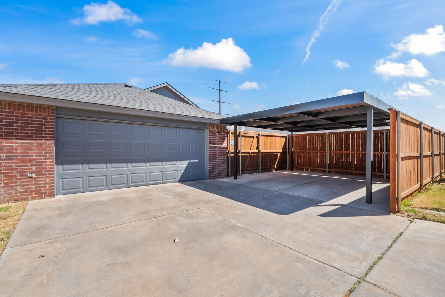 10508 Elgin Avenue Lubbock, TX 79423 - Photo 29 of 29 a view of a garage