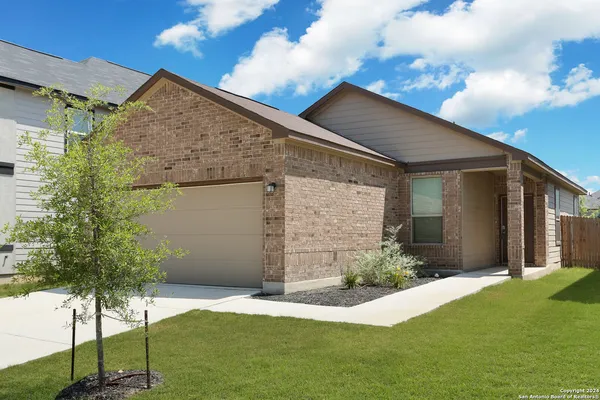 $1,900 | 14906 Coral Snake Way, San Antonio, TX 78253