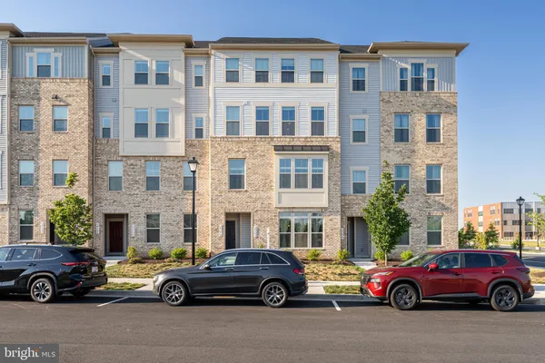 $540,000 | 24272 Thurso Square, Sterling, VA 20166