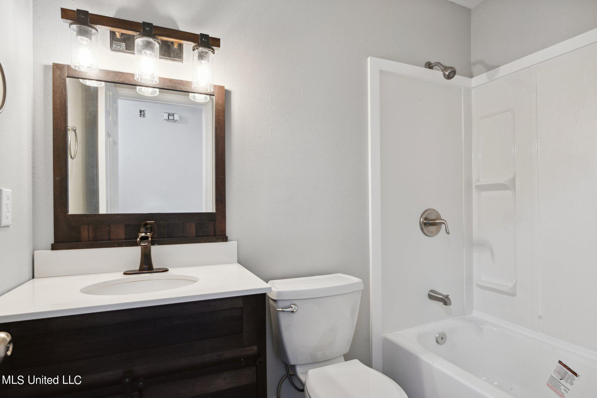 16436 McGregor Road Vancleave, MS 39565 - Photo 7 of 21 2nd Bathroom