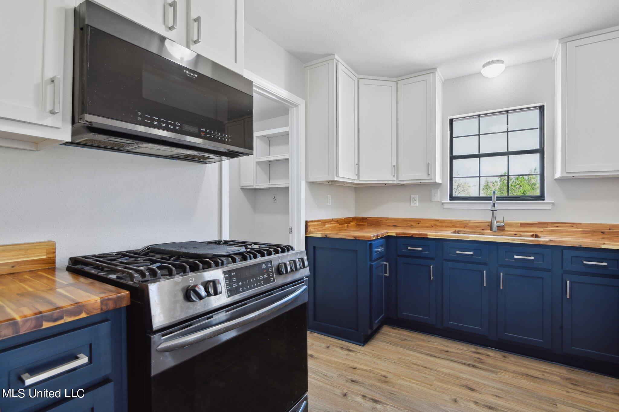 16436 McGregor Road Vancleave, MS 39565 - Photo 10 of 21 Kitchen