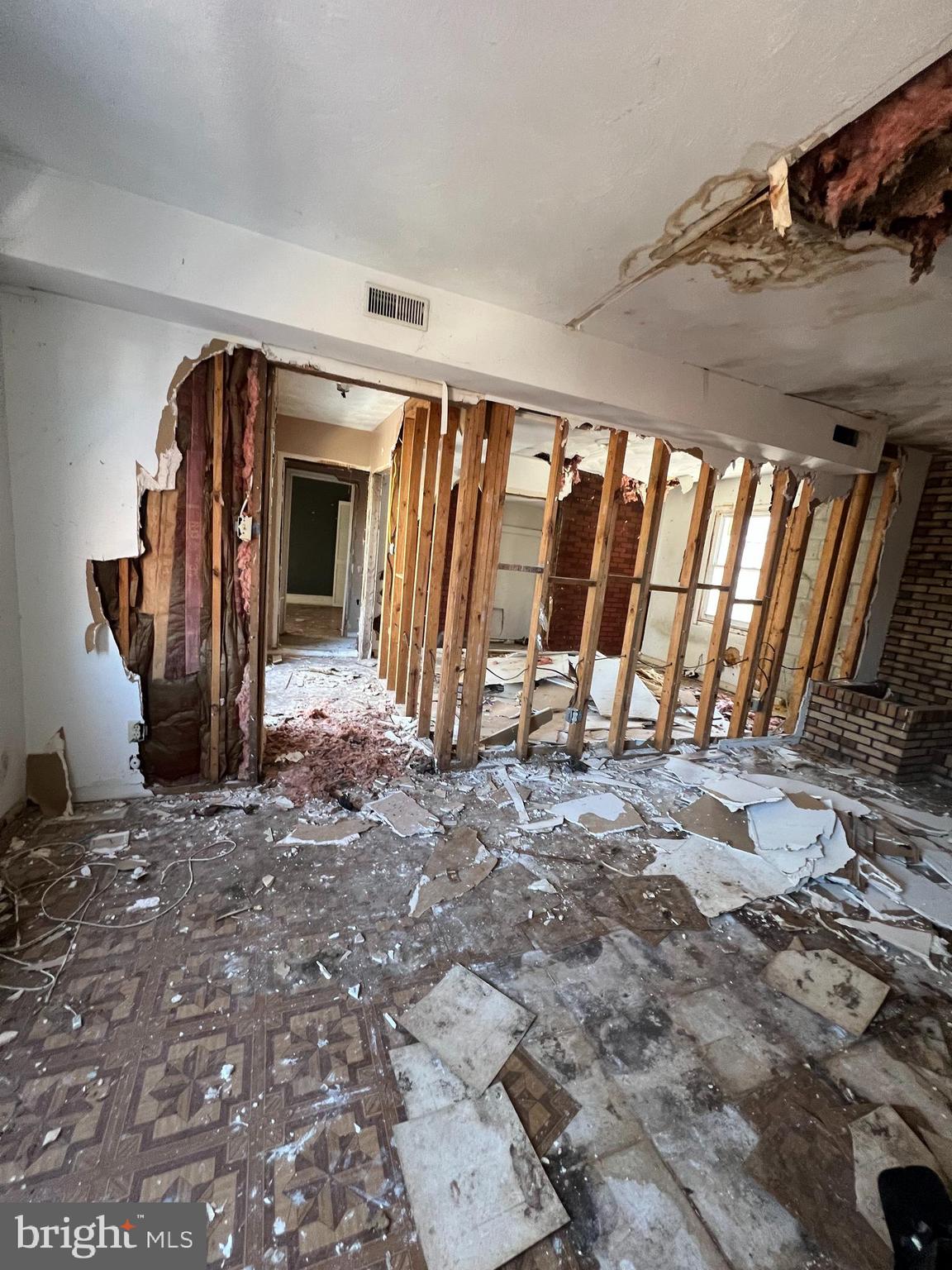 4530 Dix Street Northeast Washington, DC 20019 - Photo 11 of 23