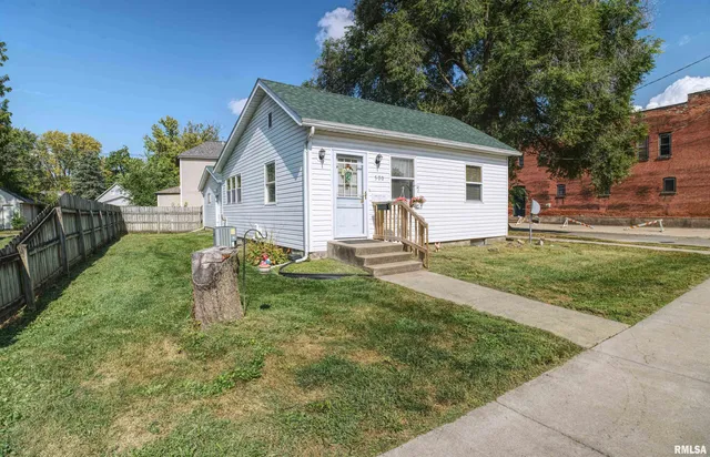 $82,500 | 500 4th Avenue North, Clinton, IA 52732
