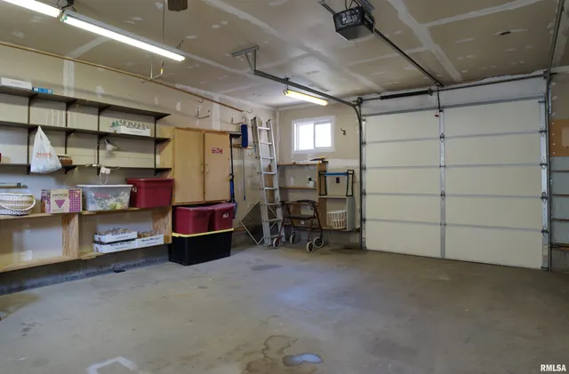 $82,500 | 500 4th Avenue North, Clinton, IA 52732