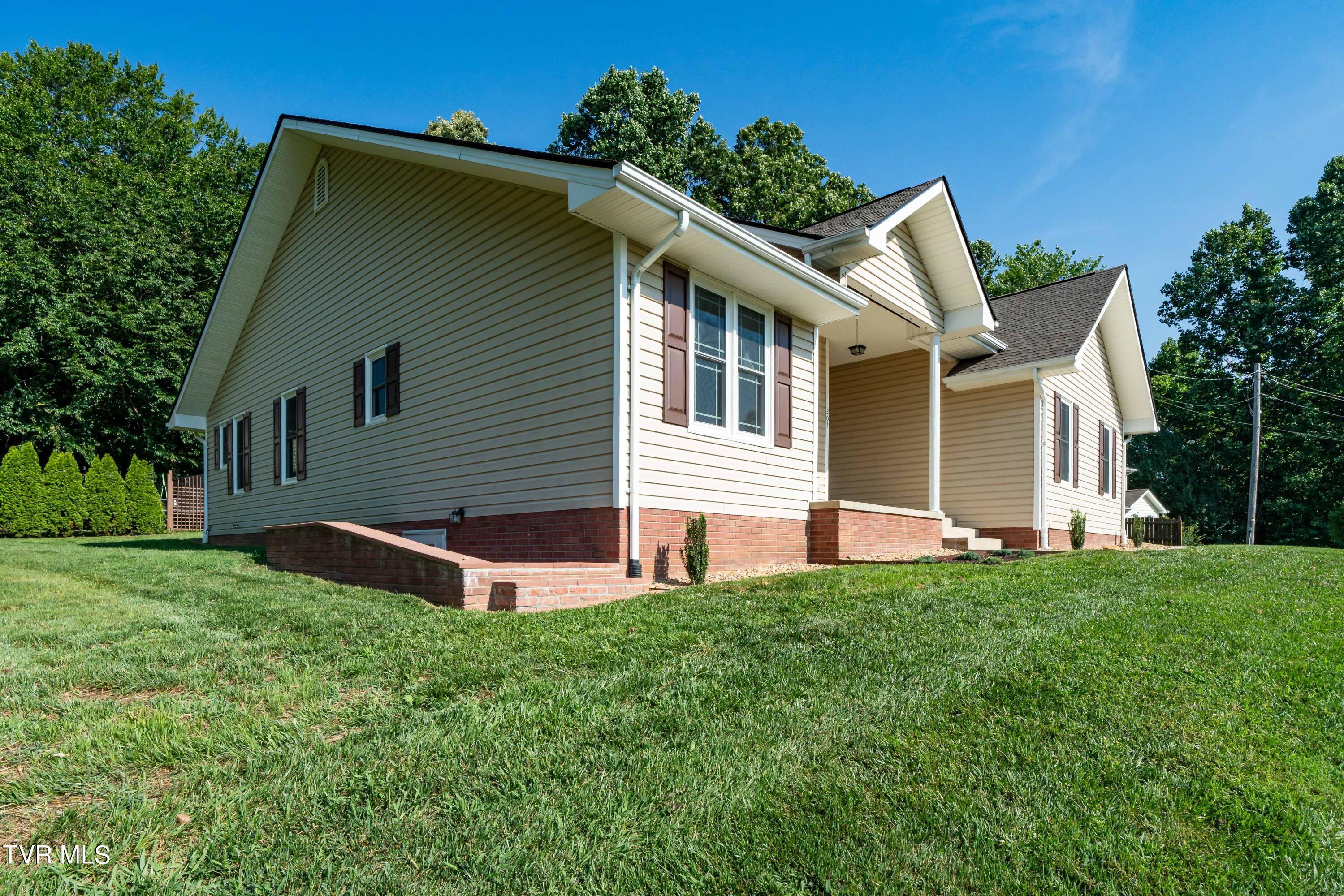 201 Reece Ct N (3 of 56)