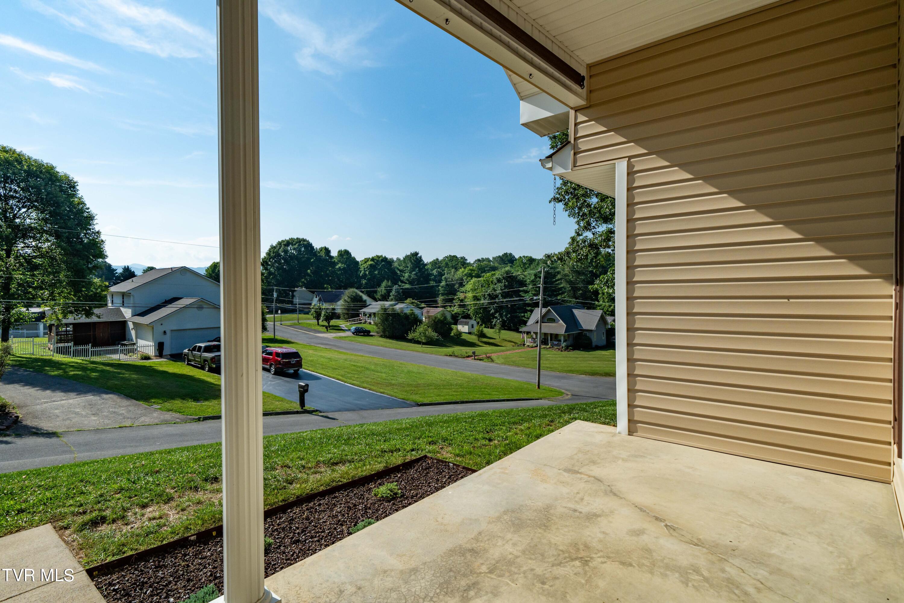 201 Reece Ct N (6 of 56)