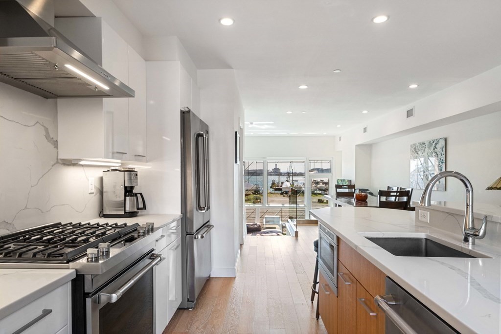 288 Marginal Street, Unit 4 Boston, MA 02128 - Photo 4 of 25 Gallery Image 4
