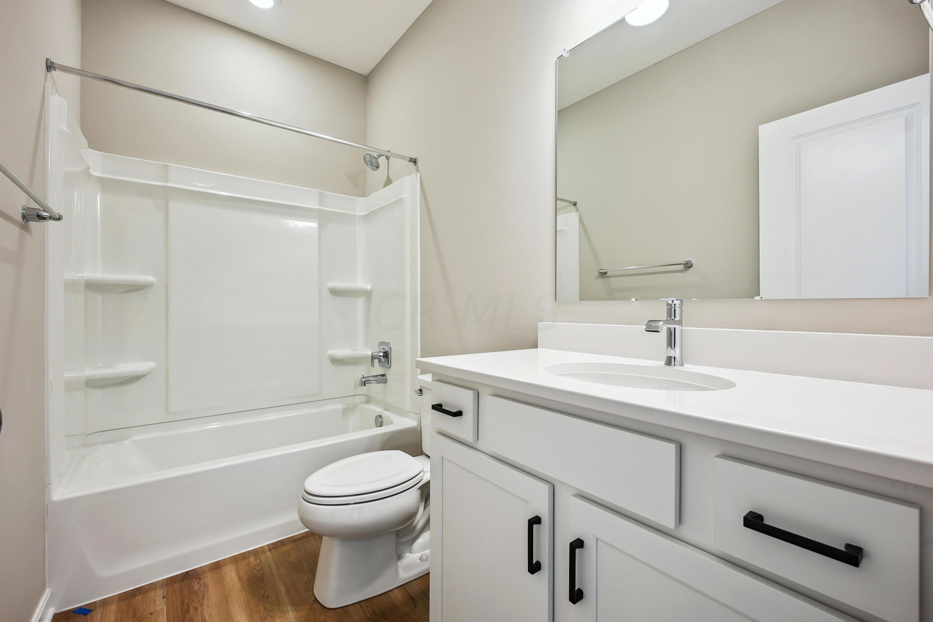 12 Erin Hls Road Commercial Point, OH 43116 - Photo 6 of 34 Bathroom