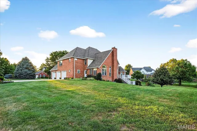 $949,000 | 1676 Lancaster Drive, O'Fallon, IL 62269