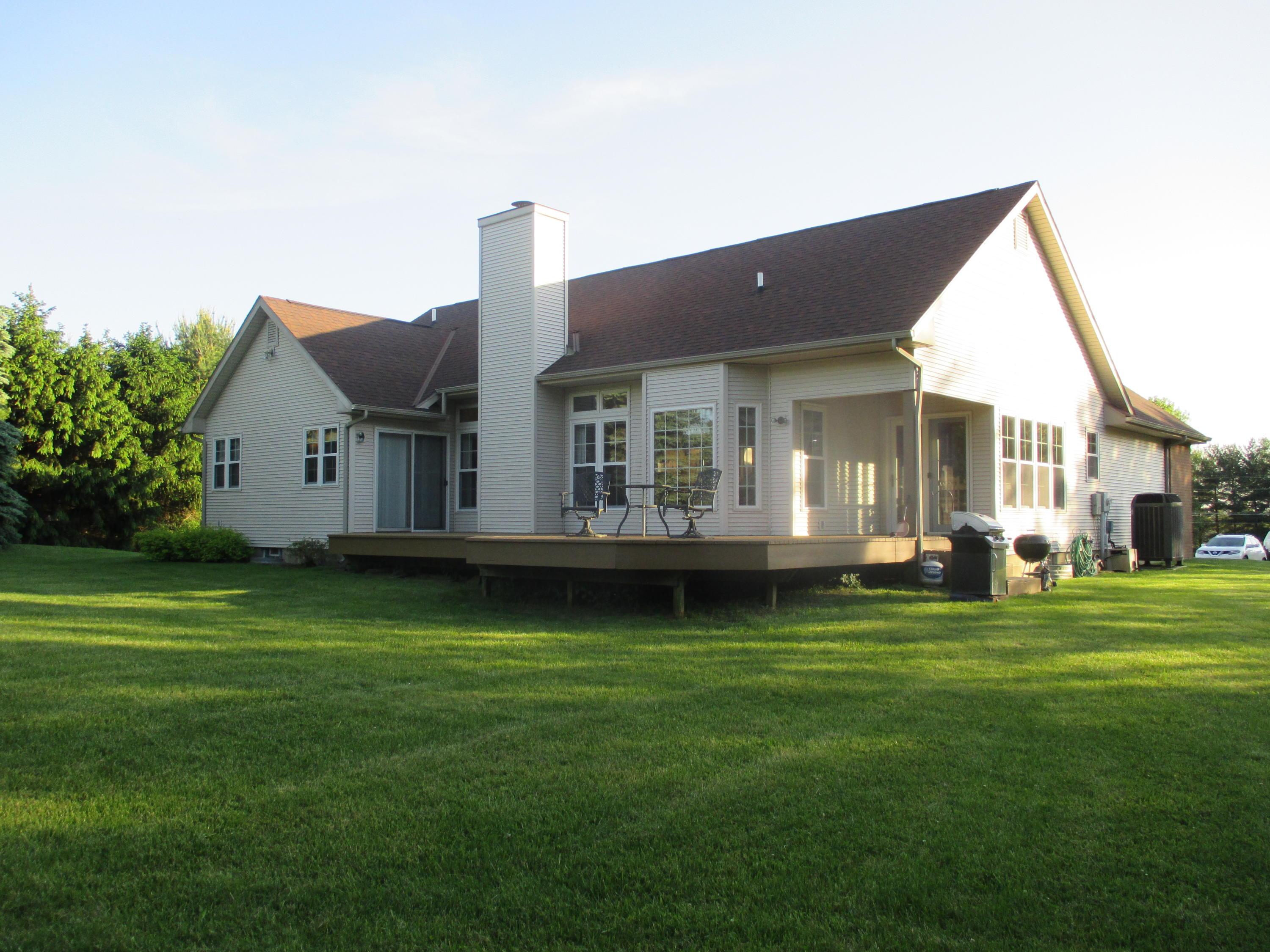 1450 Ginder Road Northwest Lancaster, OH 43130 - Photo 2 of 18 Gallery Image 2