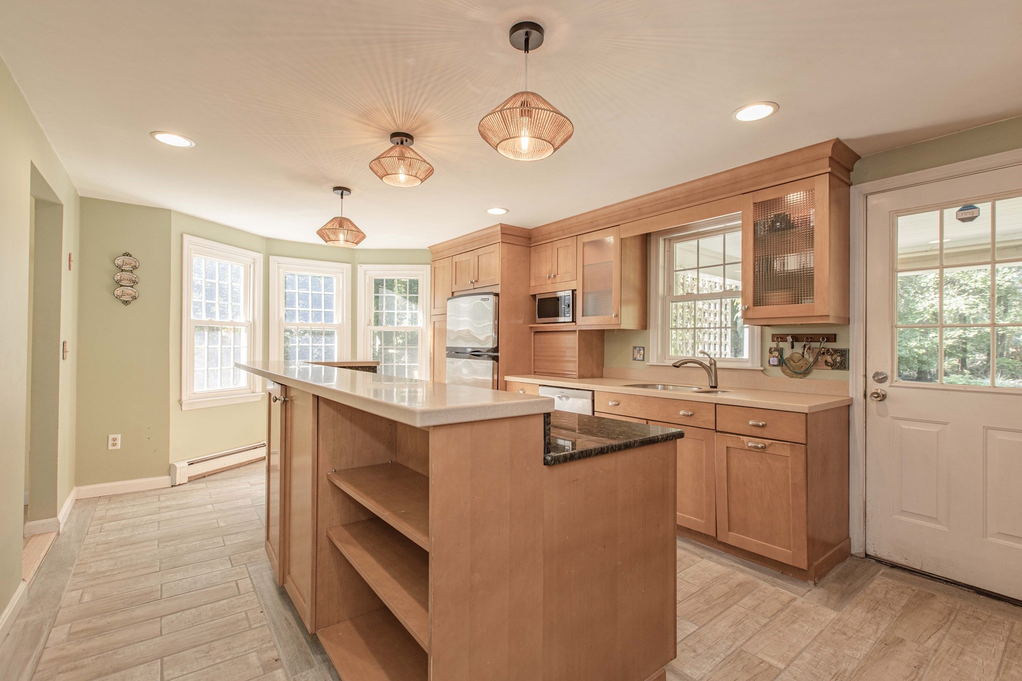 133 Walnut Plain Road Rochester, MA 02770 - Photo 8 of 40 Gallery Image 8