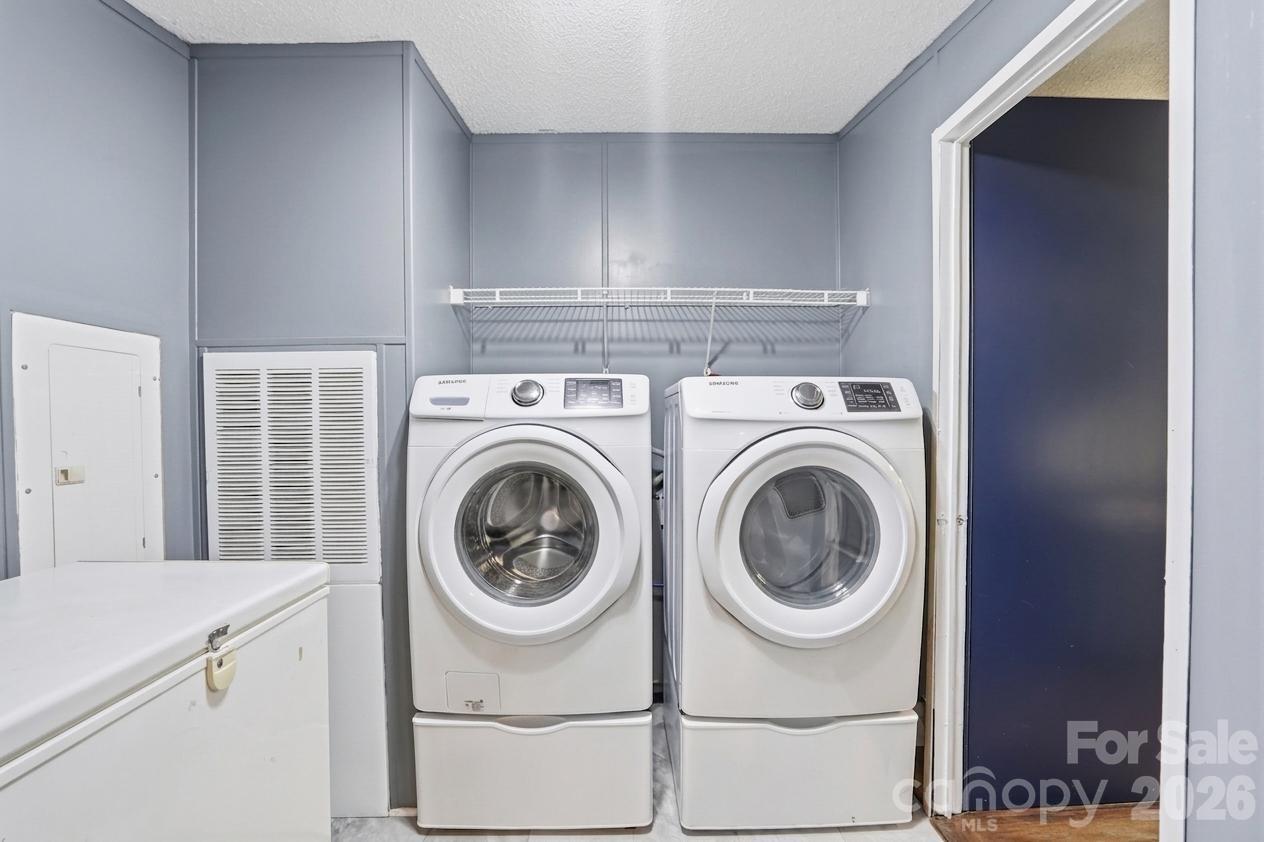 605 Ridgewood Court Mount Holly, NC 28120 - Photo 19 of 32 a utility room with dryer and washer