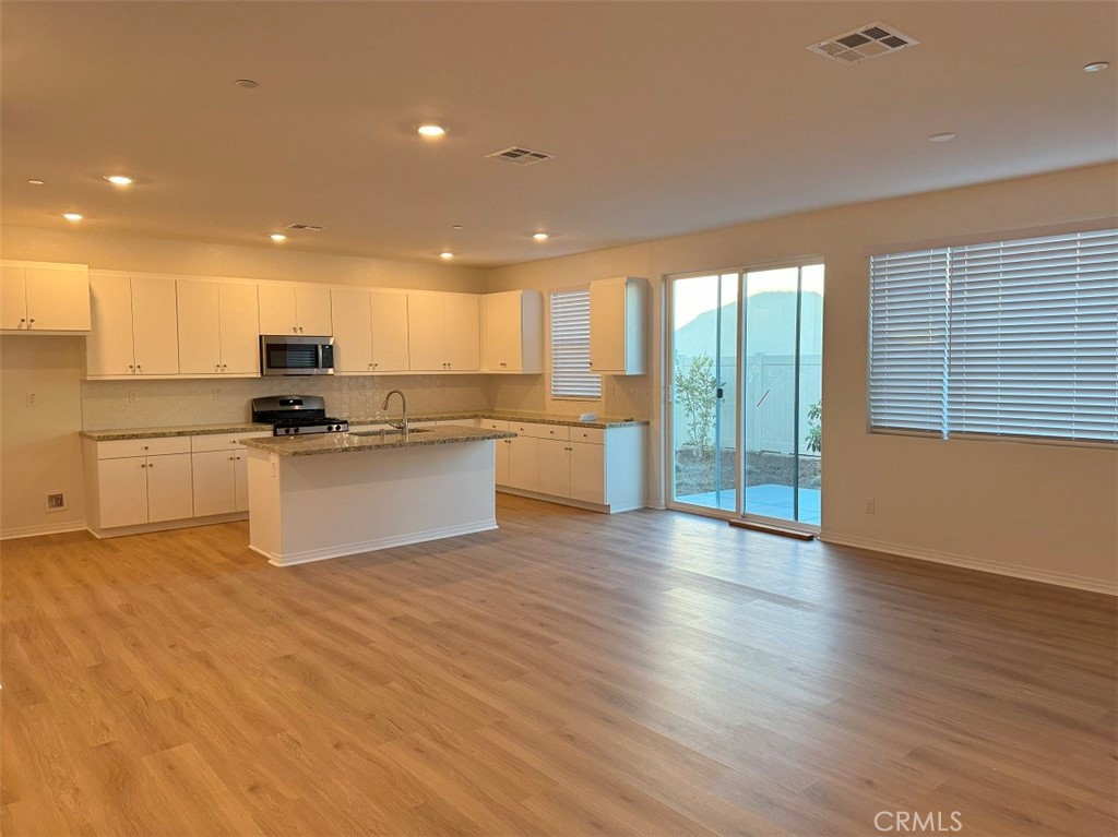 36612 Desert Tortoise Road Murrieta, CA 92563 - Photo 4 of 22