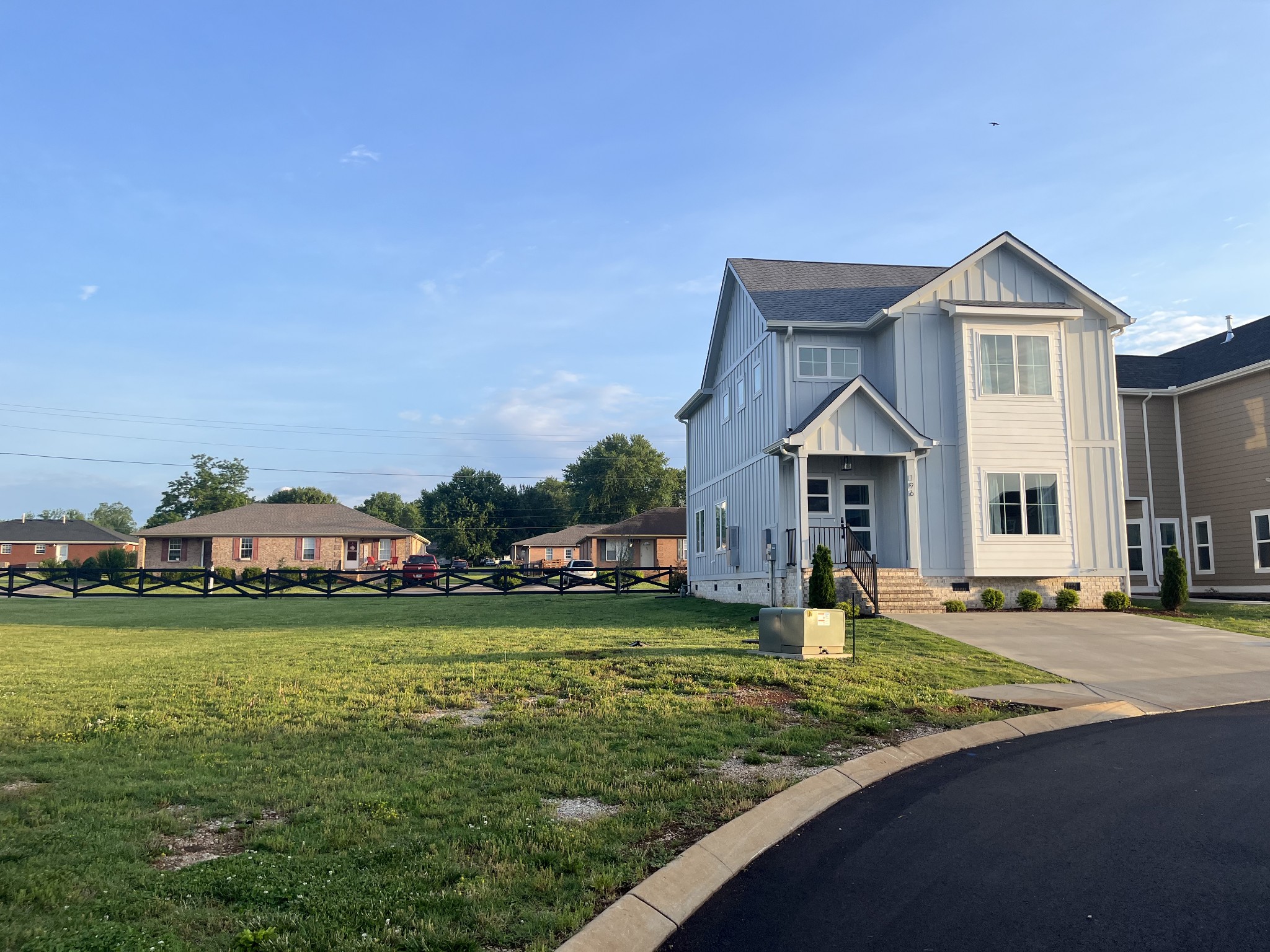 0 Barefoot Way Winchester, TN 37398 - Photo 6 of 12 a front view of a house with garden