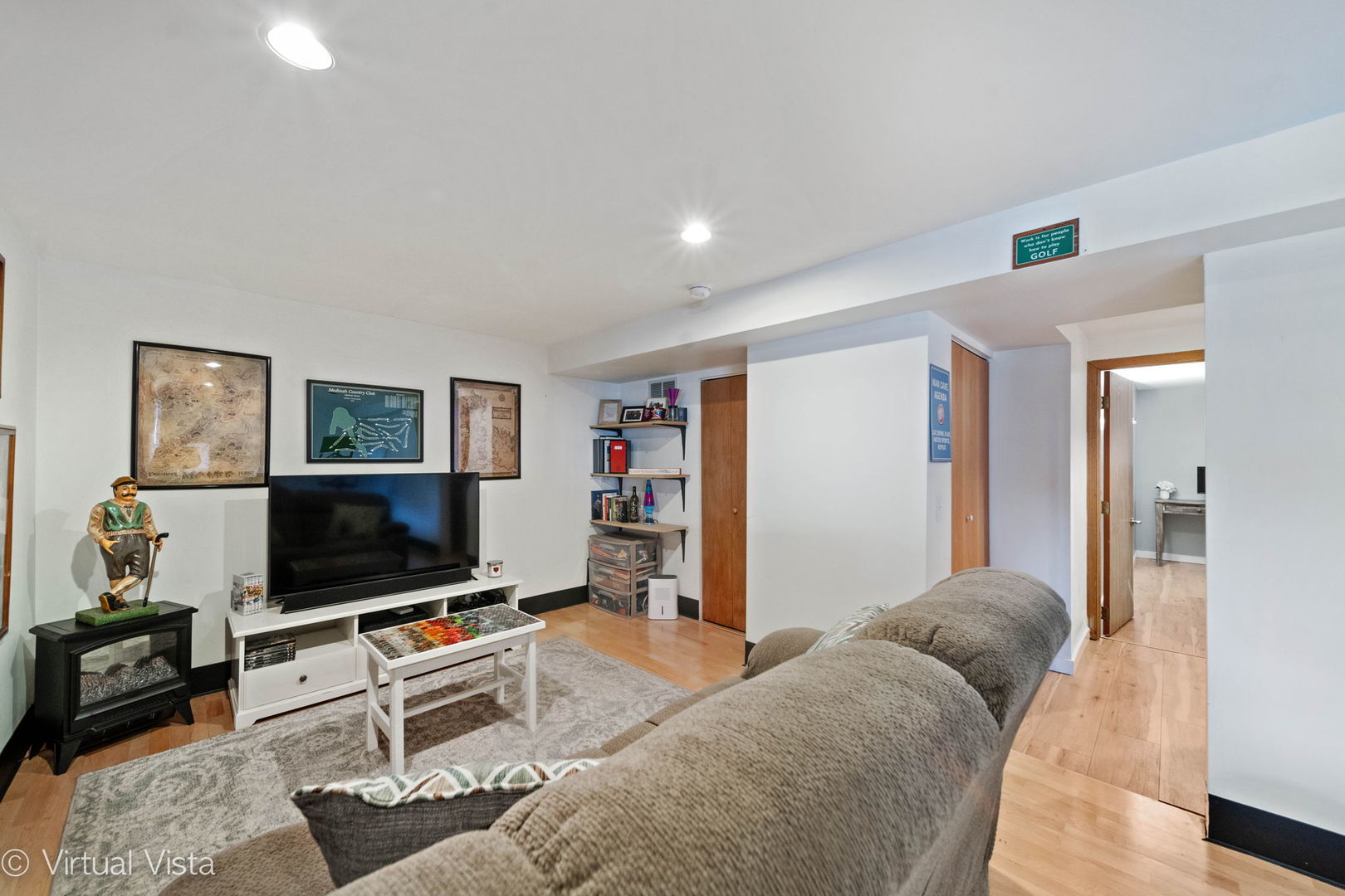 6367 Banburry Road, Unit 6367 Downers Grove, IL 60516 - Photo 15 of 20 a living room with furniture and a flat screen tv