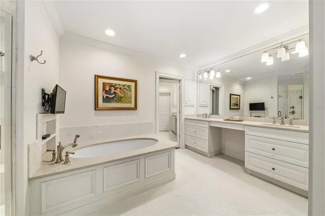 $1,100,000 | 1065 Edgewater Drive, Unit C3, Orlando, FL 32804