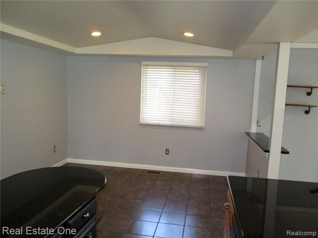 856 Mayfair Court Rochester Hills, MI 48309 - Photo 10 of 40