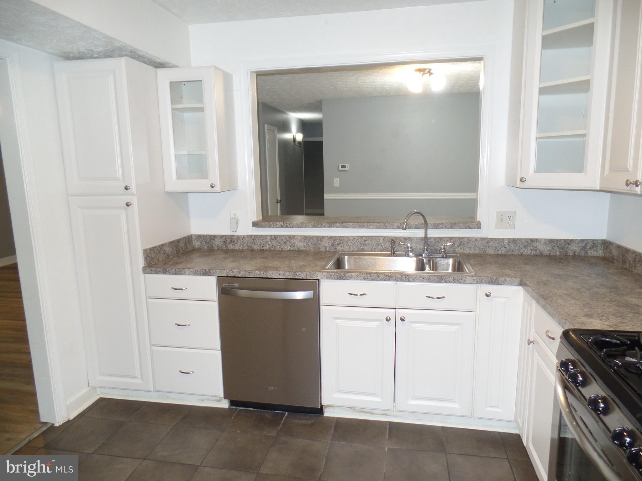 2224 Hunter's Run Drive Reston, VA 20191 - Photo 3 of 22 Gallery Image 3