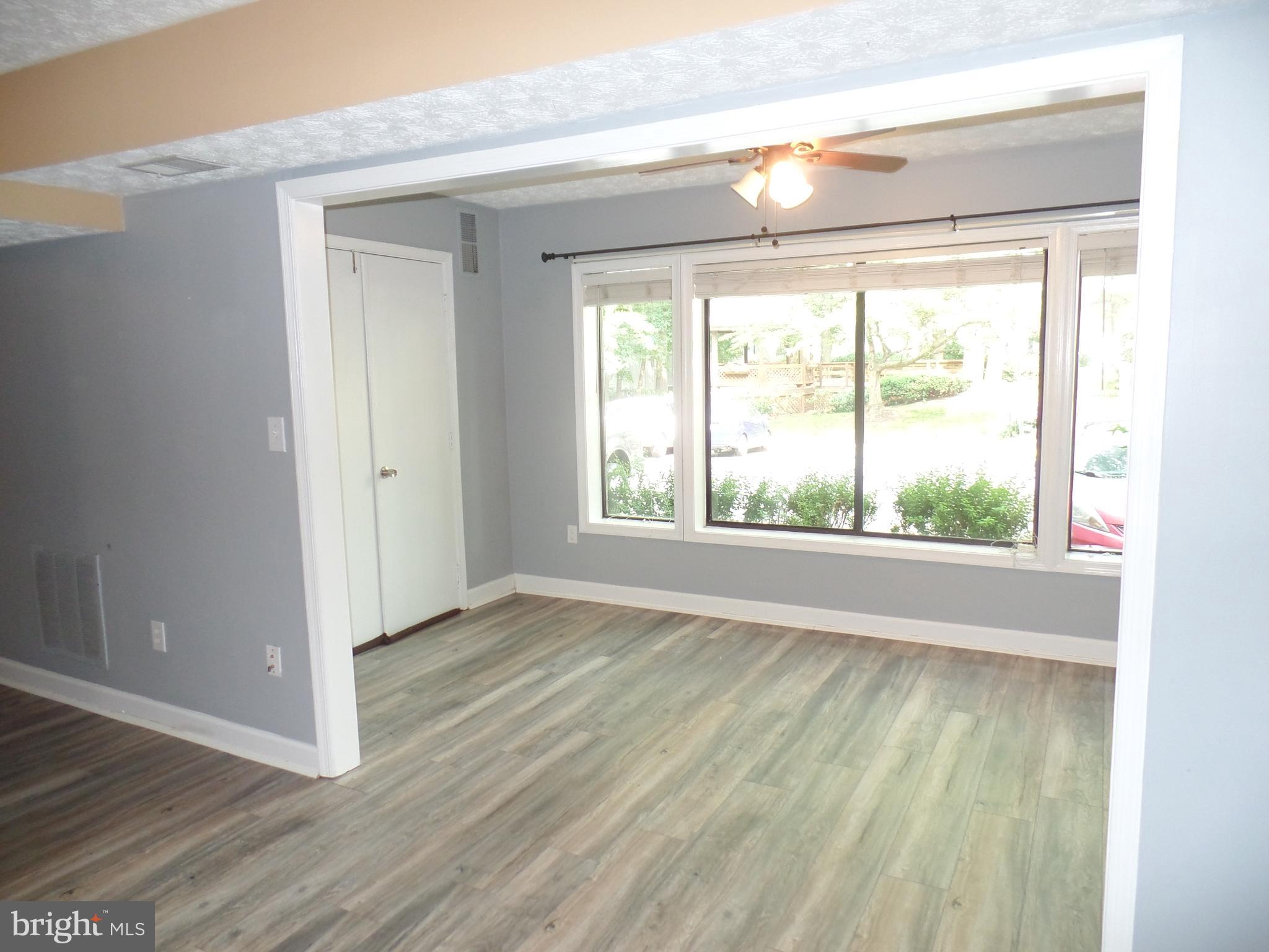 2224 Hunter's Run Drive Reston, VA 20191 - Photo 5 of 22 Light Bright Sun Room
