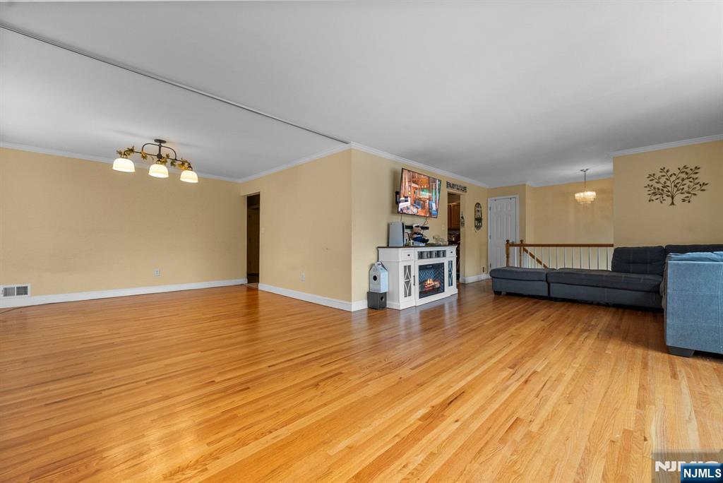 32 Hayward Place Wallington, NJ 07057 - Photo 5 of 21