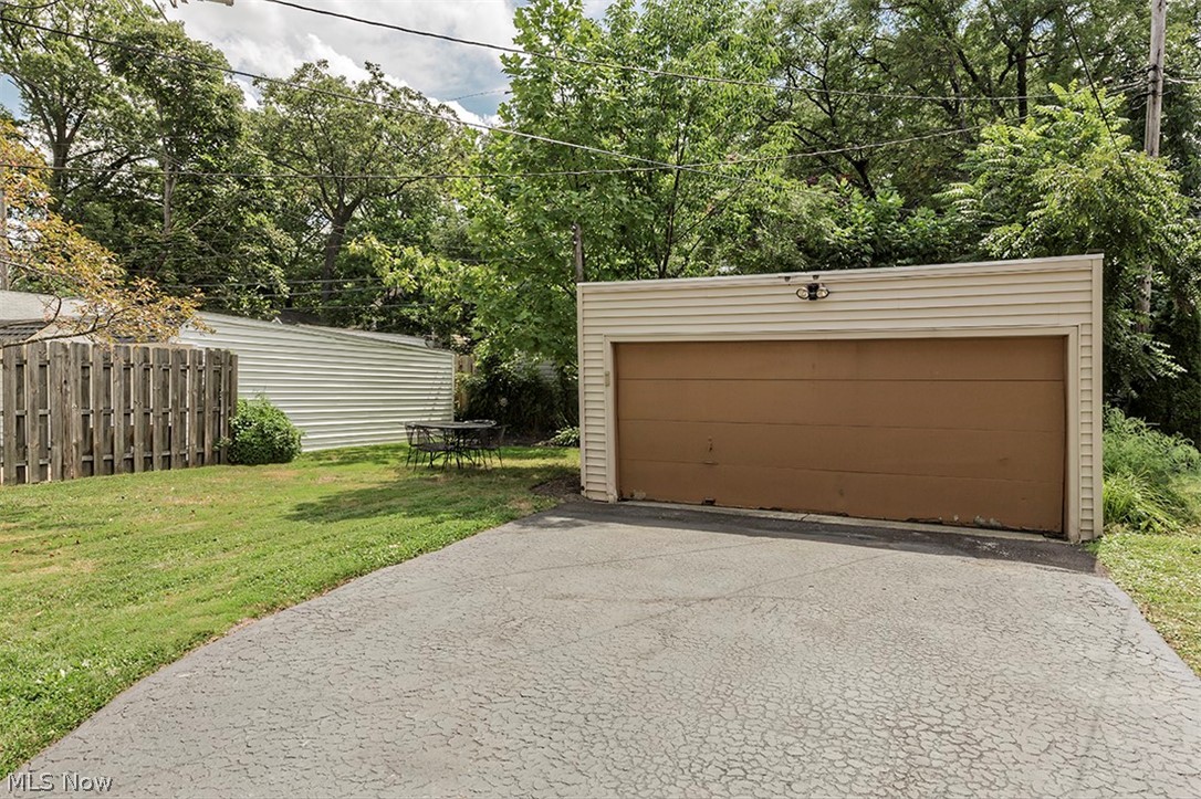 4202 Bushnell Road University Heights, OH 44118 - Photo 31 of 35 Two car garage