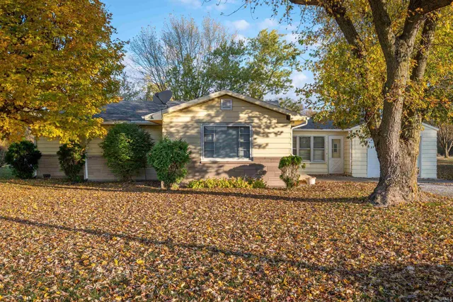 $175,000 | 183 West State Road 18, Hartford City, IN 47348