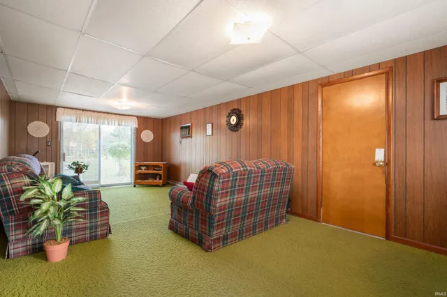 $175,000 | 183 West State Road 18, Hartford City, IN 47348