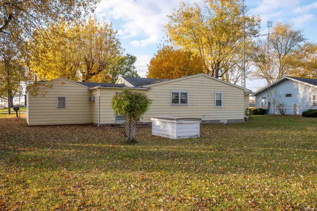 $175,000 | 183 West State Road 18, Hartford City, IN 47348