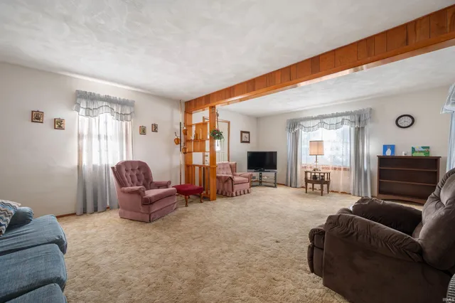 $175,000 | 183 West State Road 18, Hartford City, IN 47348