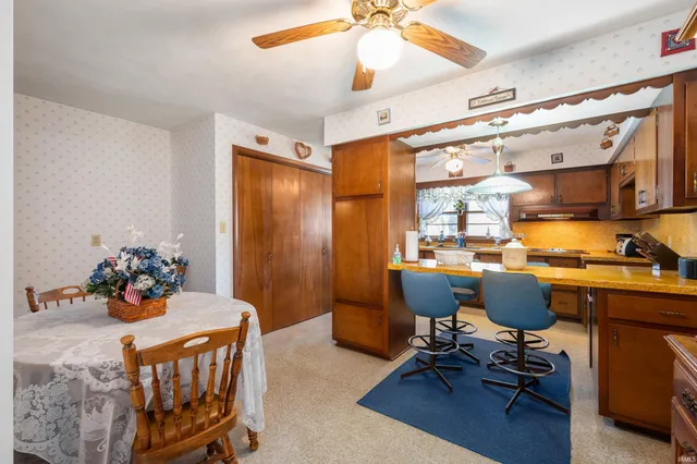 $175,000 | 183 West State Road 18, Hartford City, IN 47348