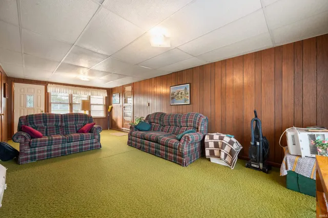 $175,000 | 183 West State Road 18, Hartford City, IN 47348