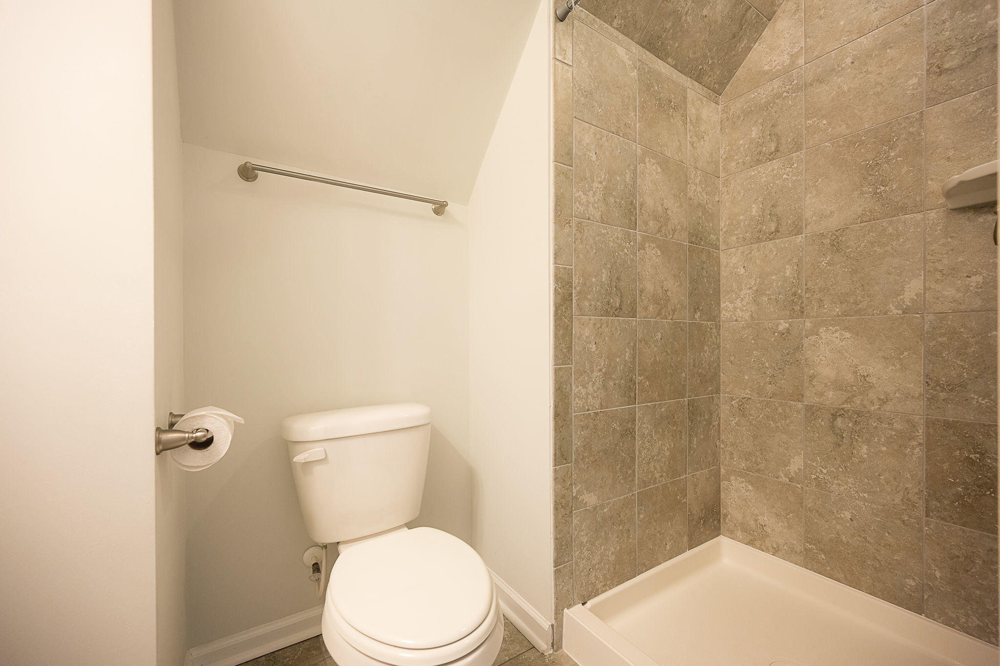 143 Hill Branch Road Ridgeville, SC 29472 - Photo 27 of 37 Guest Upstairs Bathroom
