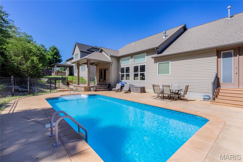 1090 Bridleridge Crossing Spur High Ridge, MO 63049 - Photo 2 of 51