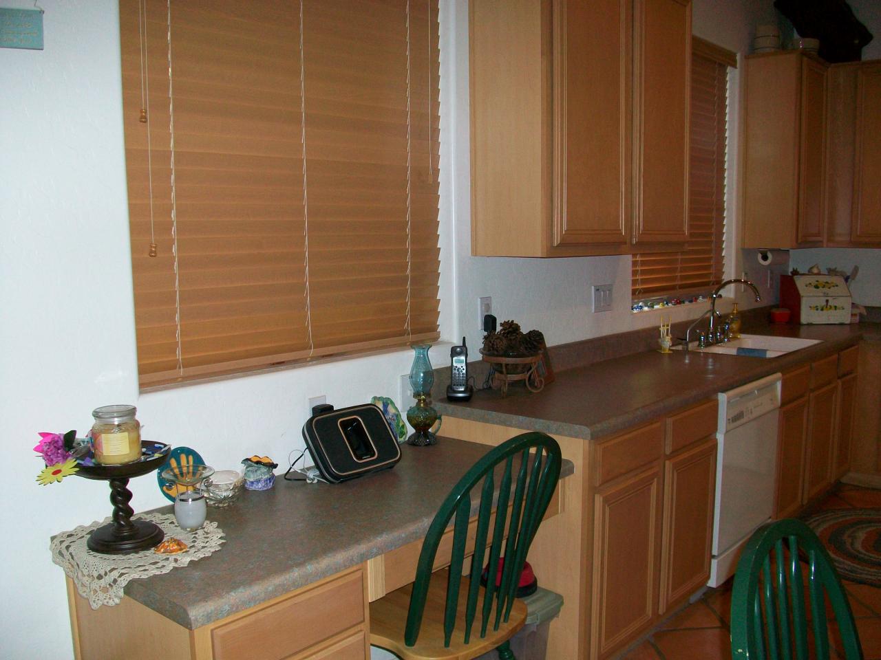 970 South Rutherford Court Gilbert, AZ 85296 - Photo 11 of 18 Kitchen