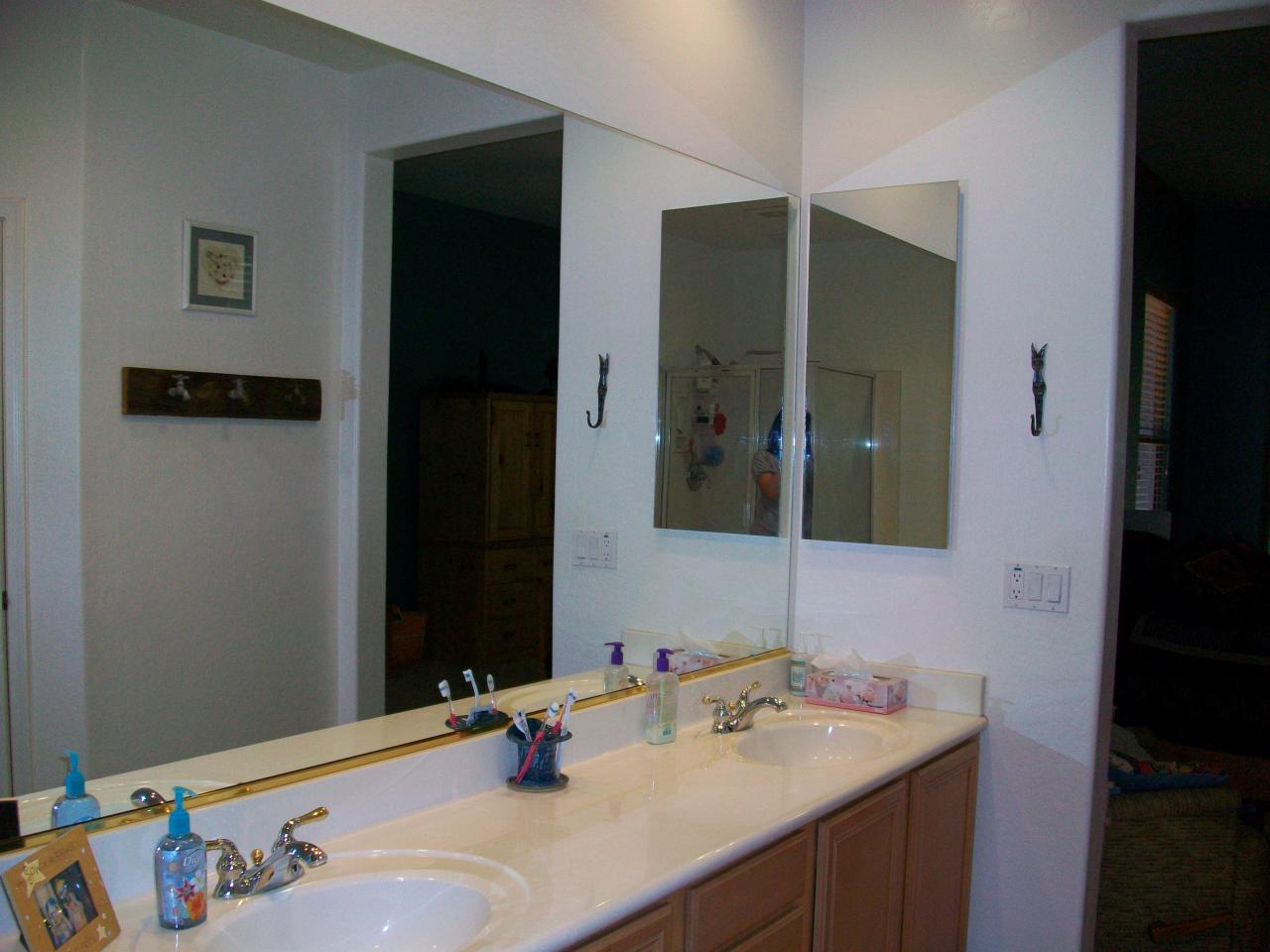 970 South Rutherford Court Gilbert, AZ 85296 - Photo 8 of 18 Master Bathroom