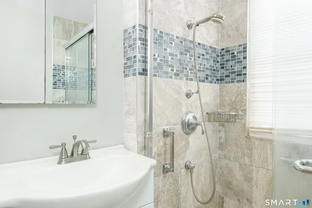 $1,800 | 170 Lake Drive, East Hampton, CT 06424