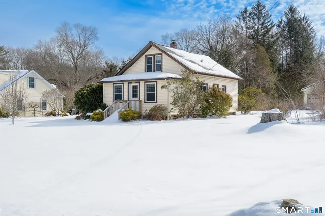 $1,800 | 170 Lake Drive, East Hampton, CT 06424
