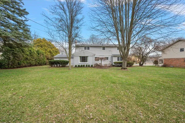 $500,000 | 2456 Lost Tree Way, Bloomfield Hills, MI 48304