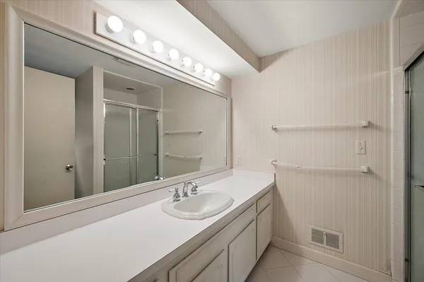 $500,000 | 2456 Lost Tree Way, Bloomfield Hills, MI 48304