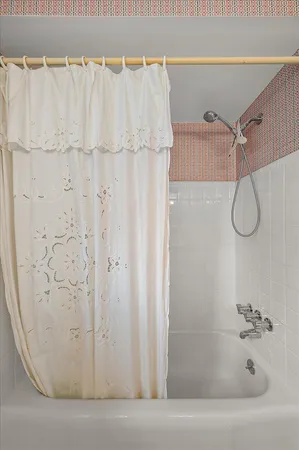 $500,000 | 2456 Lost Tree Way, Bloomfield Hills, MI 48304