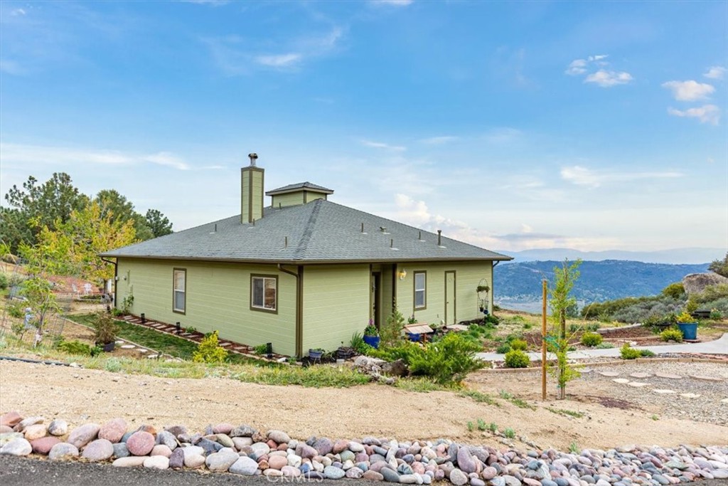 24921 Sunset Way Tehachapi, CA 93561 - Photo 35 of 73