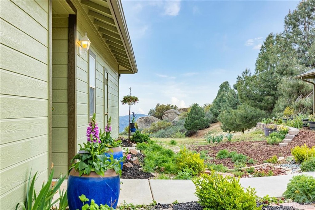 24921 Sunset Way Tehachapi, CA 93561 - Photo 49 of 73