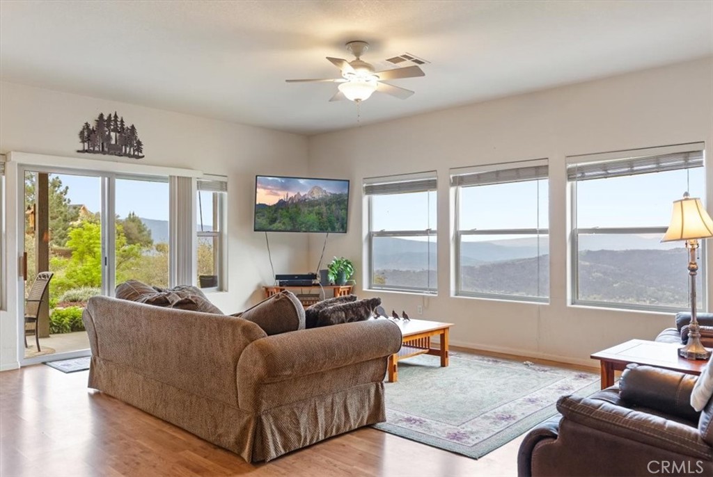 24921 Sunset Way Tehachapi, CA 93561 - Photo 9 of 73