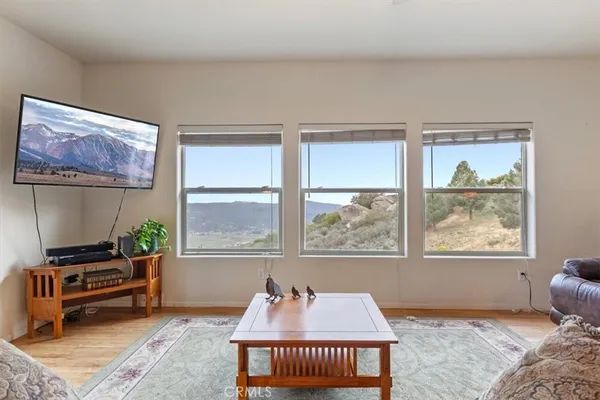 $425,000 | 24921 Sunset Way, Tehachapi, CA 93561