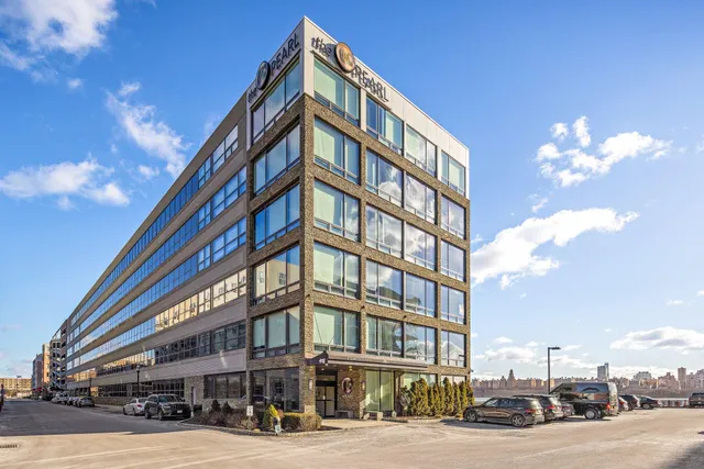 $849,000 | 9 Somerset Lane, Unit 402, Edgewater, NJ 07020