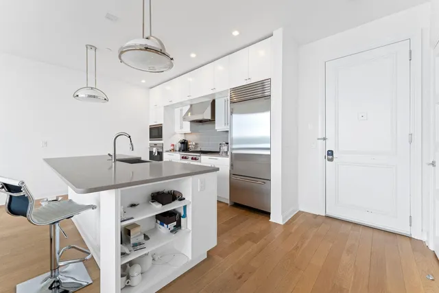 $849,000 | 9 Somerset Lane, Unit 402, Edgewater, NJ 07020