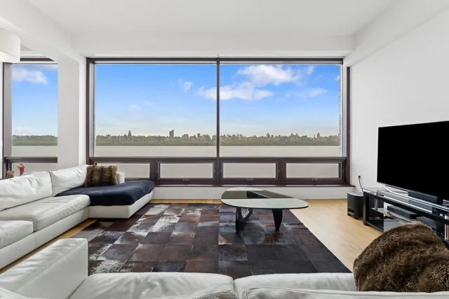 $849,000 | 9 Somerset Lane, Unit 402, Edgewater, NJ 07020