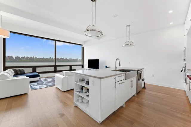 $849,000 | 9 Somerset Lane, Unit 402, Edgewater, NJ 07020